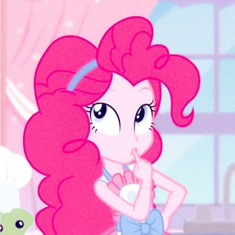 Meet your Posher, Larissa